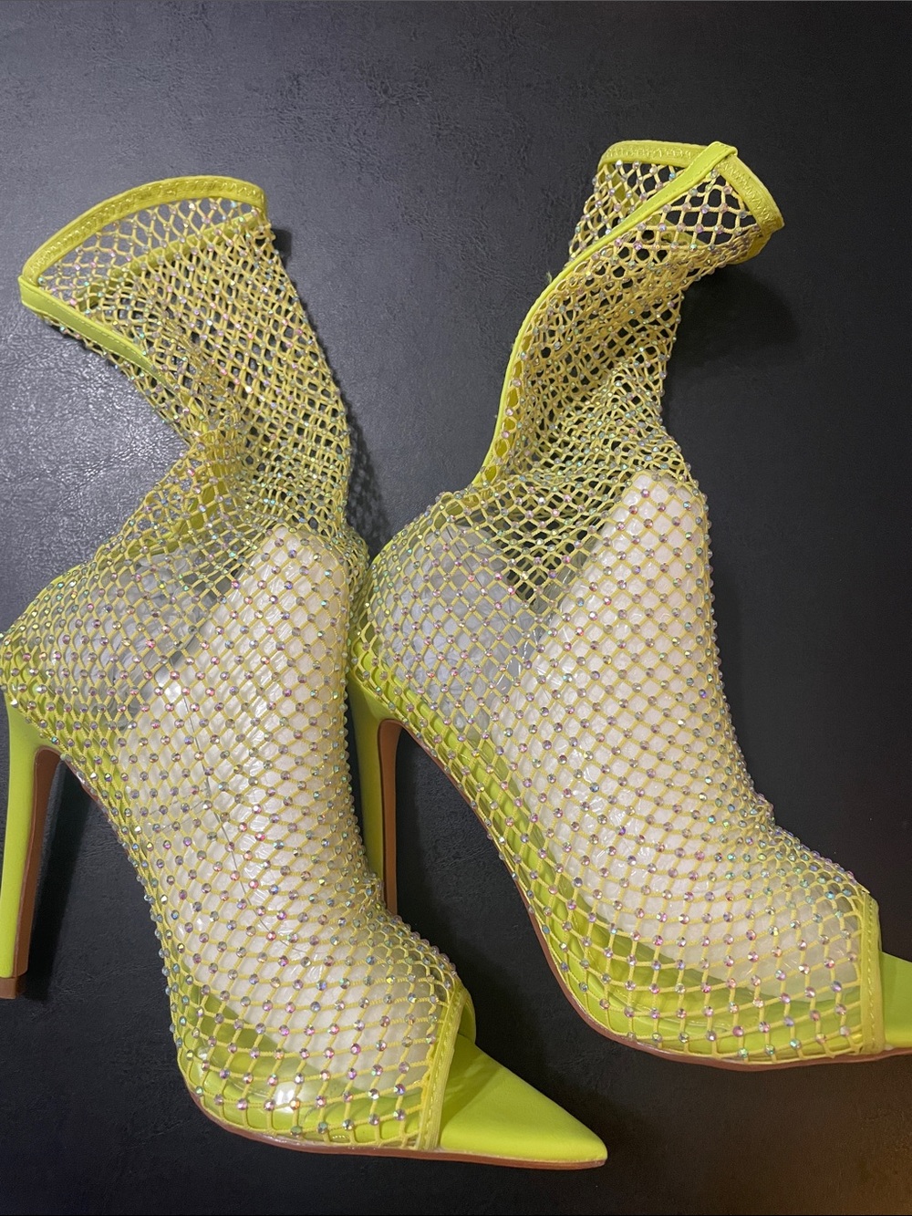 Neon Lime  Rhinestone Mesh Peep-Toe Heels Cape Robbin NWT  Sz. 6 Very Sexy